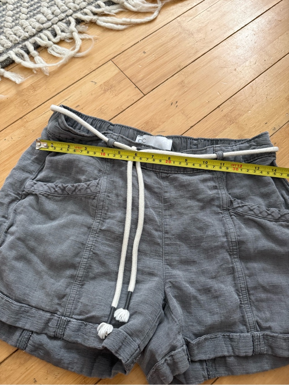 C&C California Grey Linen Lyocell Rope Drawstring Cuffed Shorts Small - Picture 2 of 4